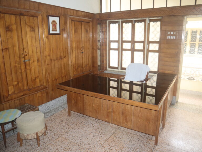 furnished office